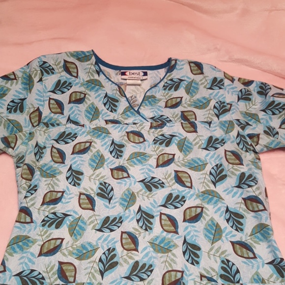 🐸🐸Ladies size small scrub top🐸🐸 - Picture 1 of 6